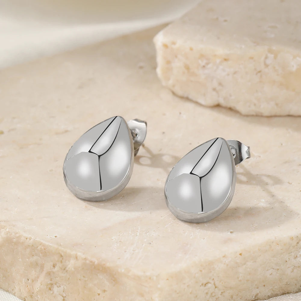 Small Drop Earring – for those who know that charm is in the details.