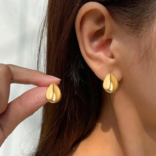 Small Drop Earring – for those who know that charm is in the details.